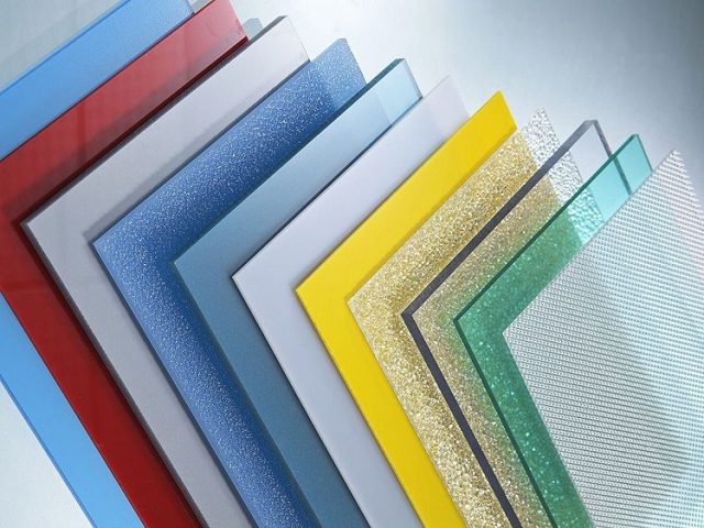 Polycarbonate solid sheet manufactured by Plastura