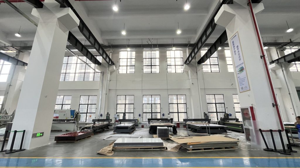 Polycarbonate trade stock material for MOQ and shipping planning